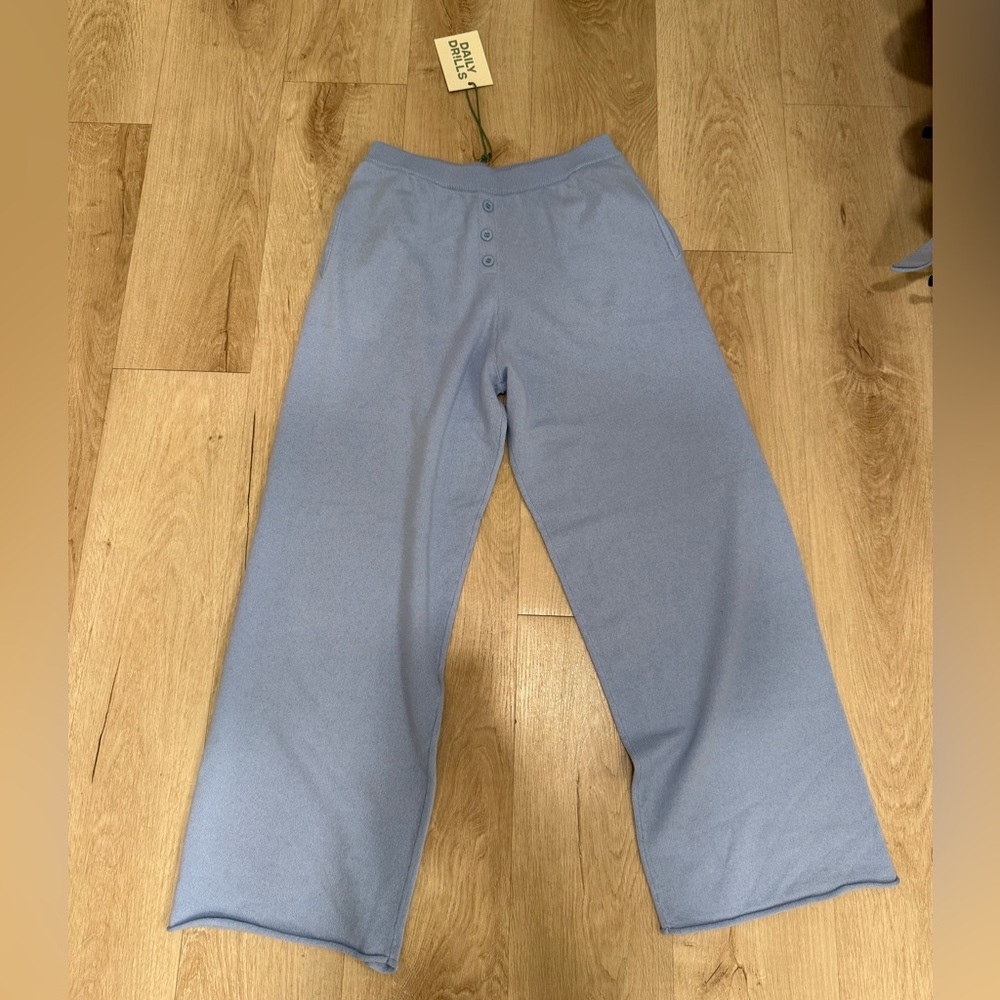 Daily Drills - Cashmere Blue Set - Picture 4 of 7